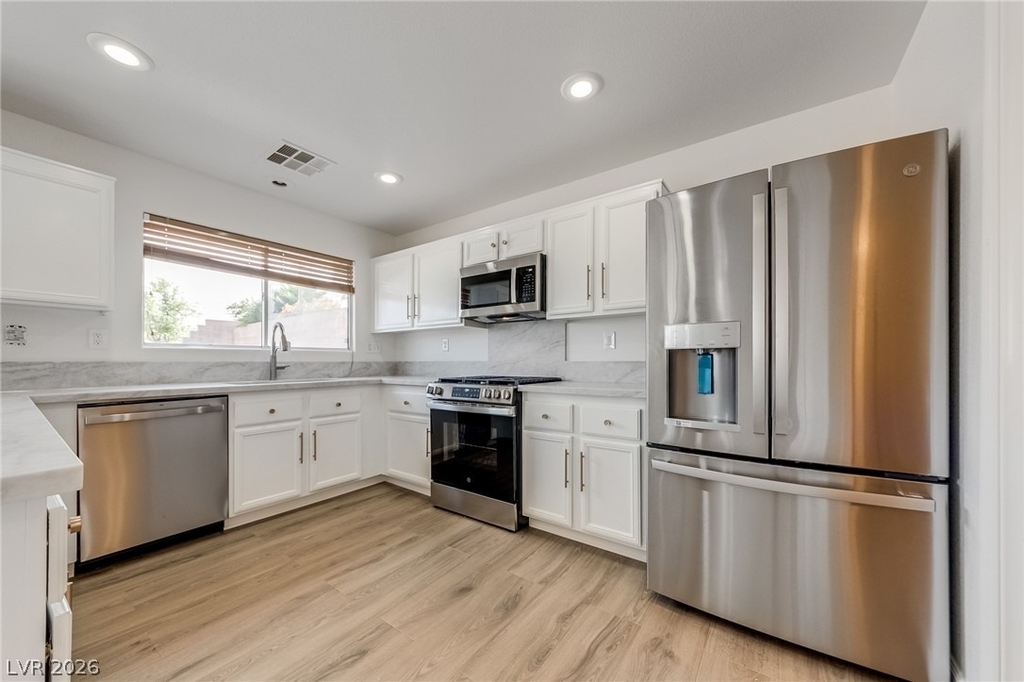 10429 Vinson Point Avenue - Photo 16