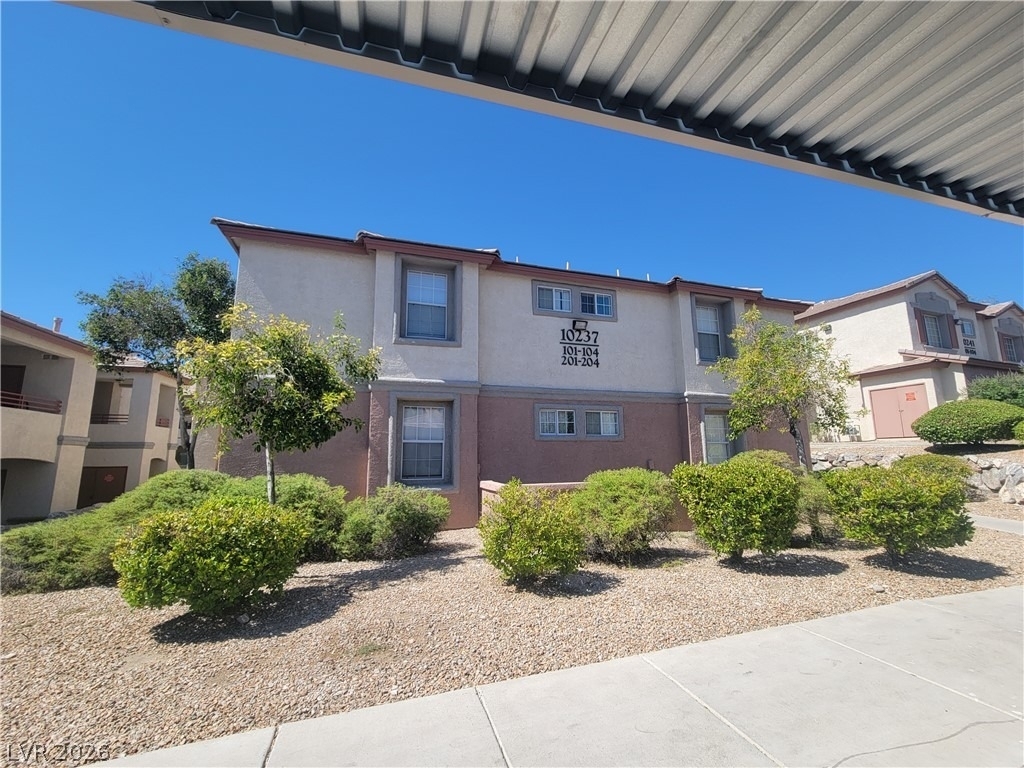 10237 King Henry Avenue - Photo 0