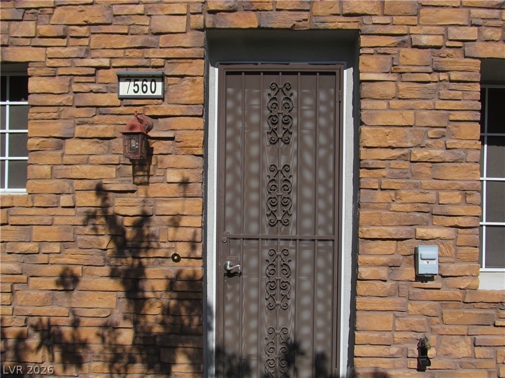 7560 Nicklin Street - Photo 1