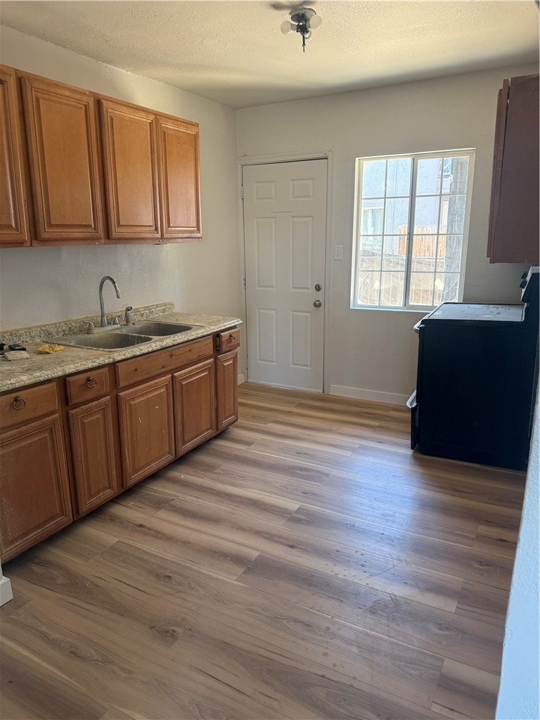 530 E Oakey Boulevard - Photo 5