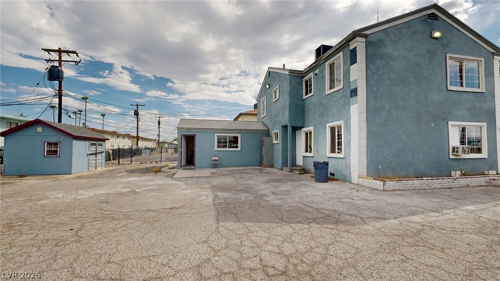 530 E Oakey Boulevard - Photo 8