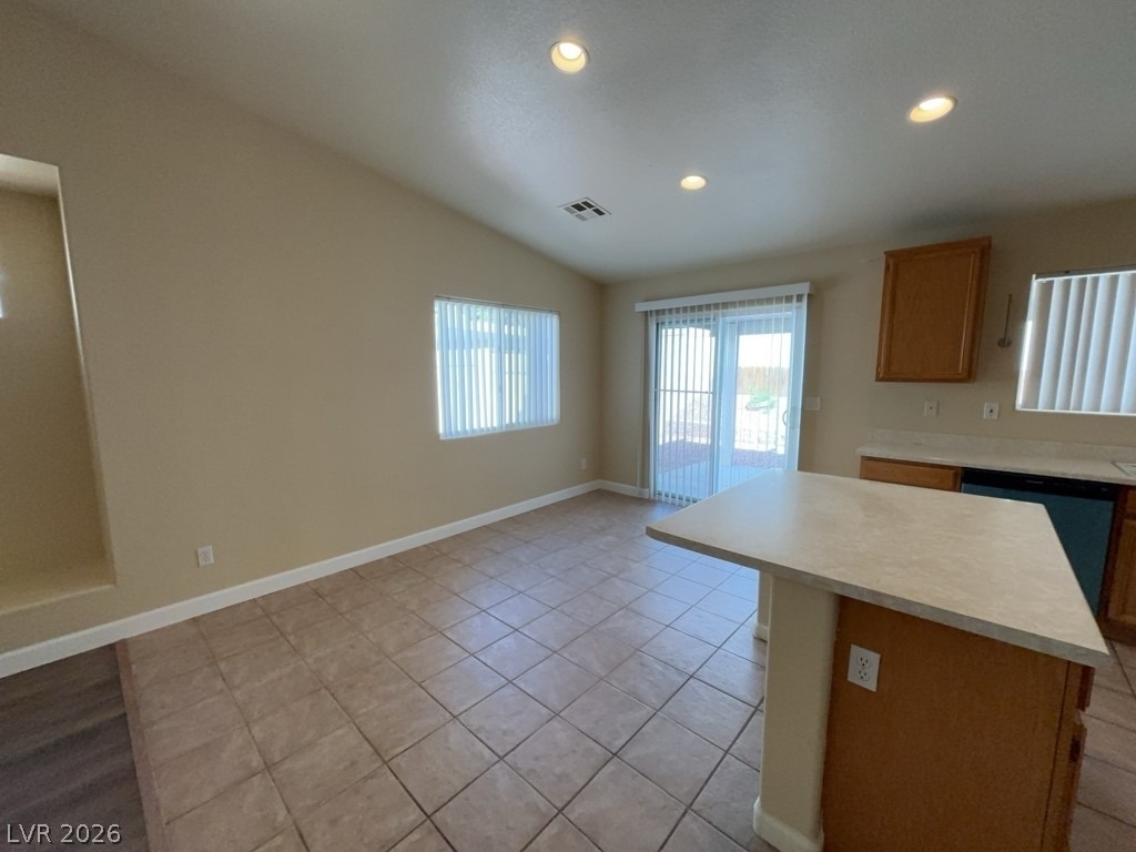 526 Regal Robin Way - Photo 2