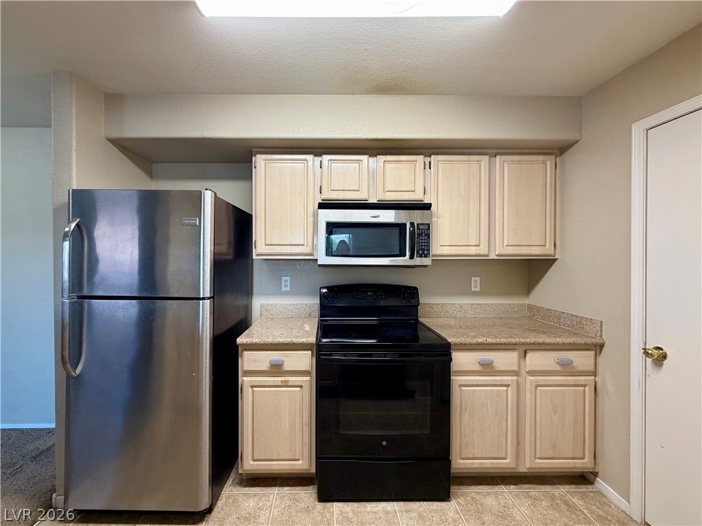 555 E Silverado Ranch Boulevard - Photo 5