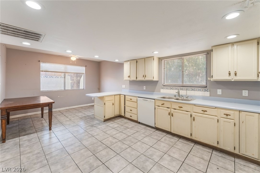 4268 Hampshire Circle - Photo 7