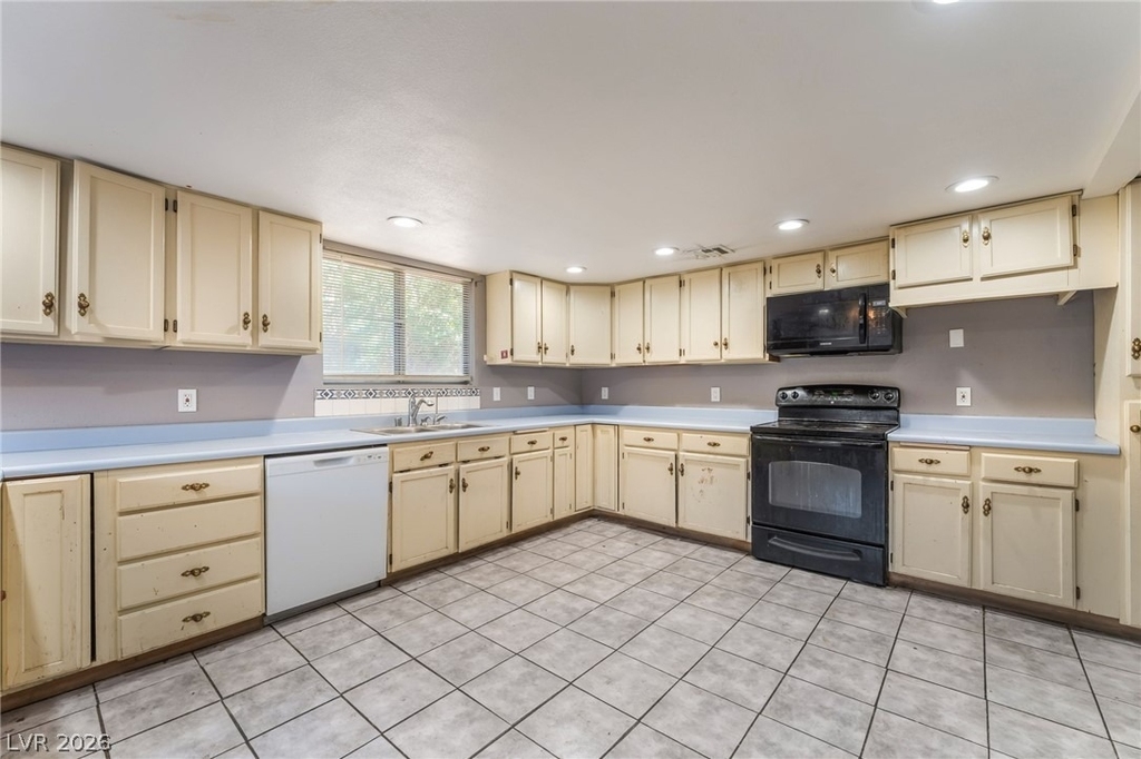 4268 Hampshire Circle - Photo 6