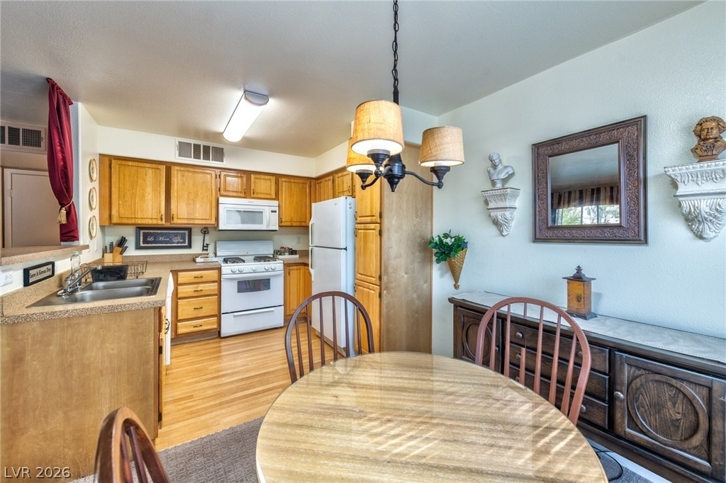 5710 E Tropicana Avenue - Photo 3