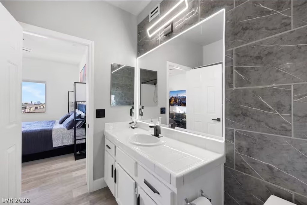 8501 W University Avenue - Photo 7