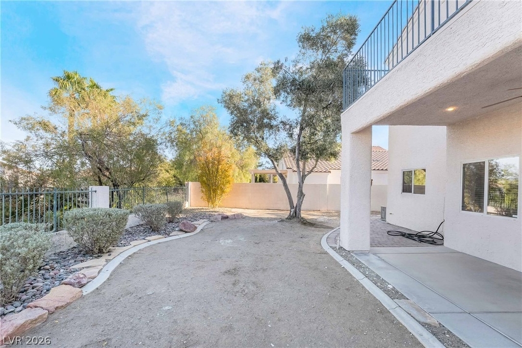 3194 Castle Canyon Avenue - Photo 21