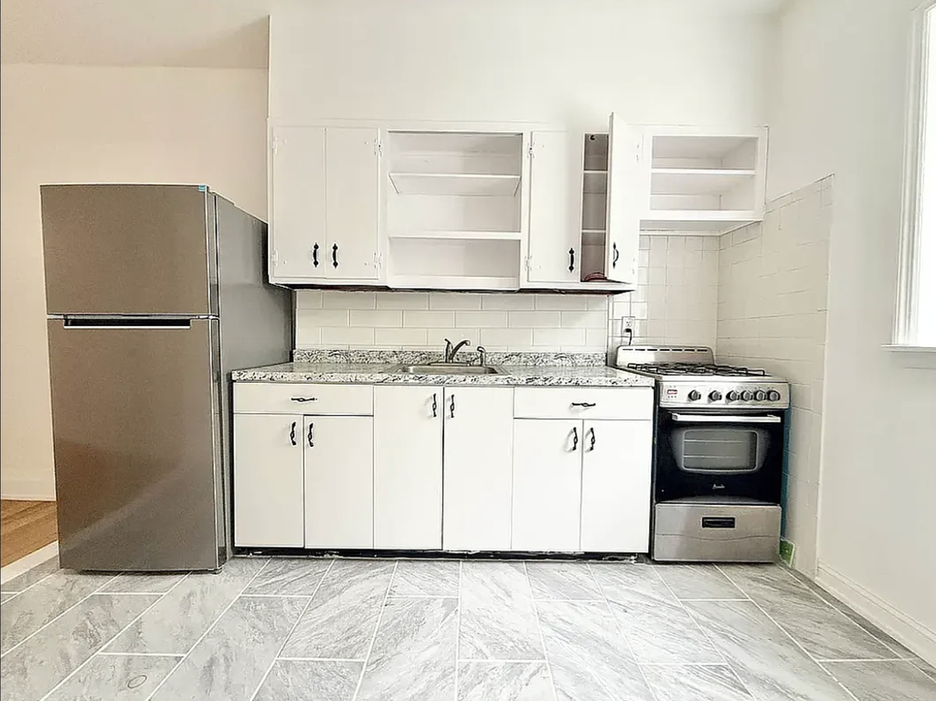 1172 St Marks Avenue - Photo 4