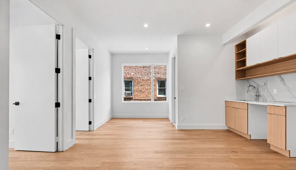 408 Hawthorne Street - Photo 1