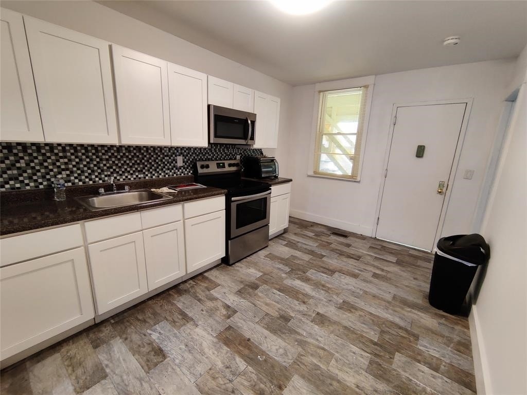 276 Main Street - Photo 2