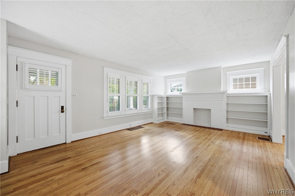 259 California Drive - Photo 3