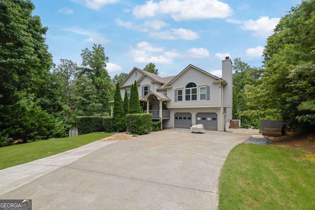 902 Whistler Lane - Photo 0