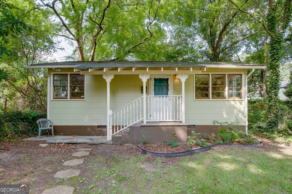 1318 Elizabeth Lane - Photo 0