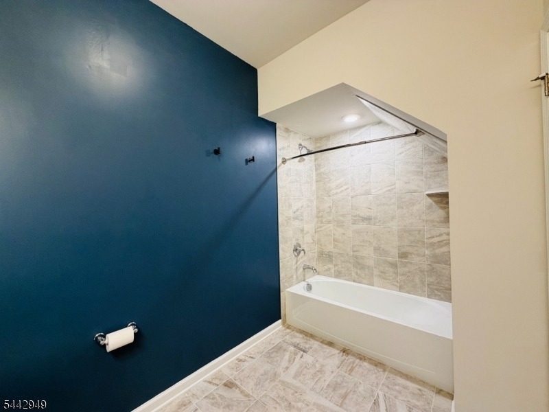 907 Greenland Sq - Photo 14