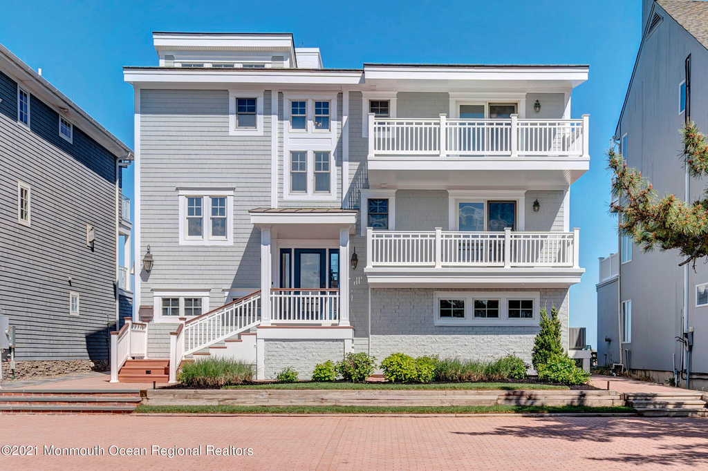 706 Morven Terrace - Photo 1