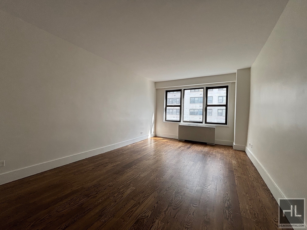 East 63 Street - Photo 4