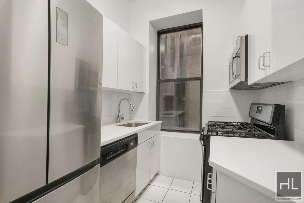 West 72 Street - Photo 4