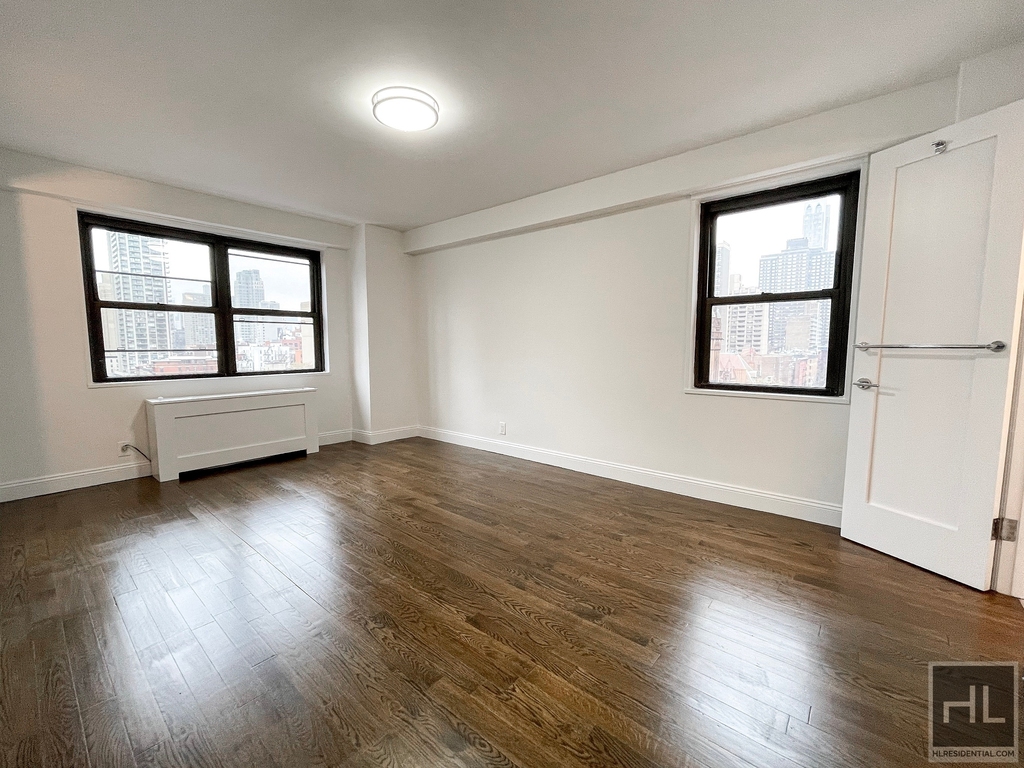 E 88th St - Photo 0