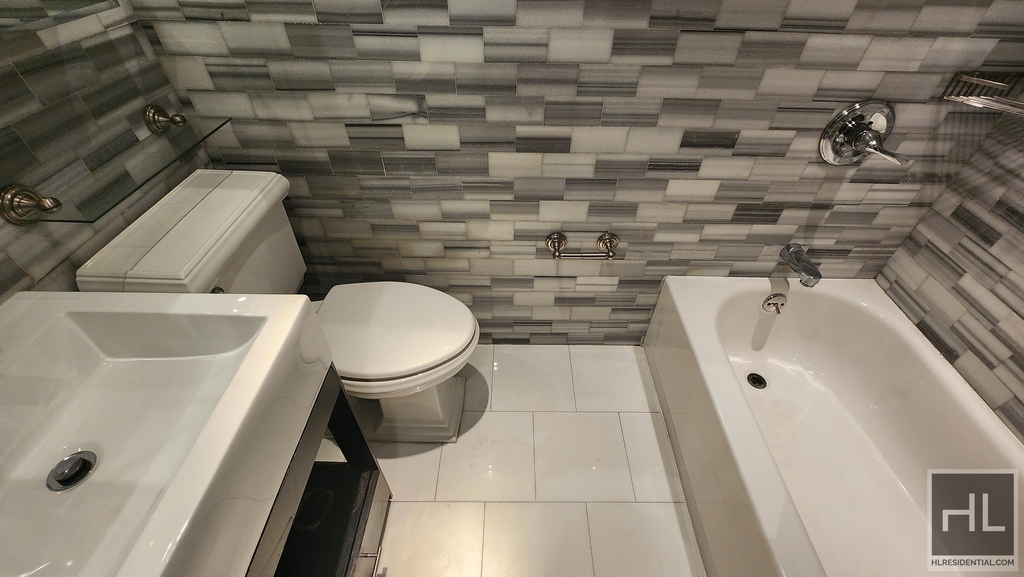 West 53 Street - Photo 5