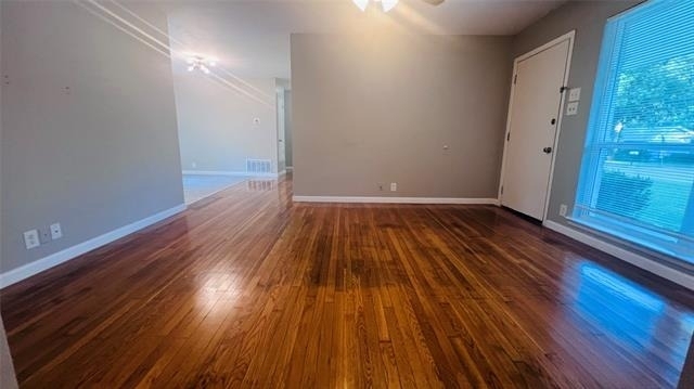 909 Laguna Drive - Photo 7