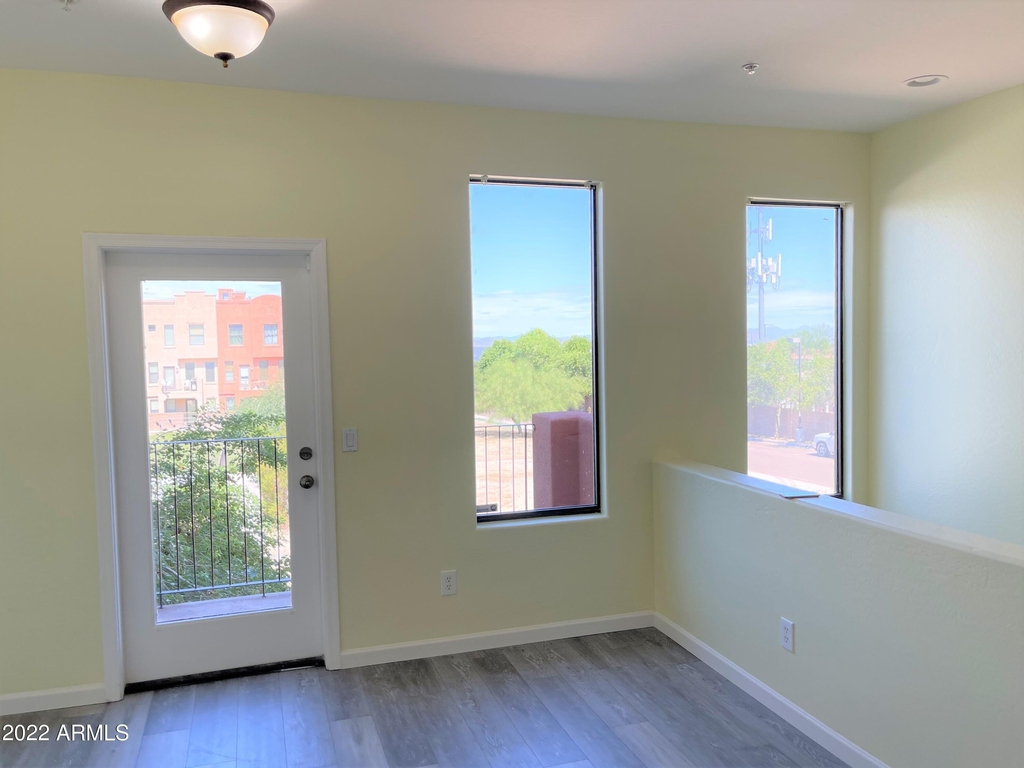 112 W Milada Drive - Photo 11