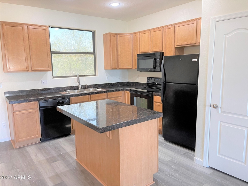 112 W Milada Drive - Photo 7