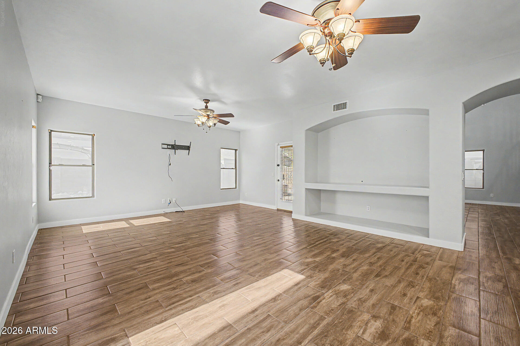 17446 W Yavapai Street - Photo 8