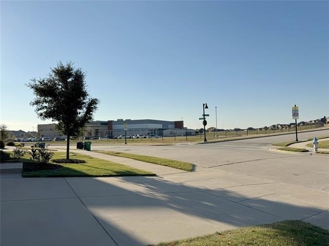 905 Berry Street - Photo 2