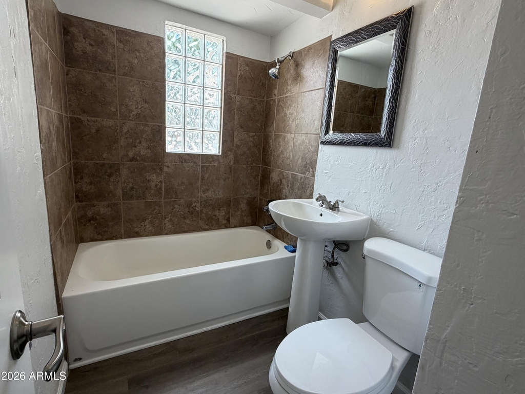 2221 E Osborn Road - Photo 7