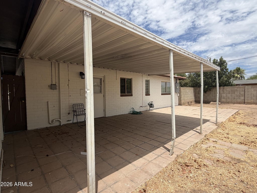 2221 E Osborn Road - Photo 14