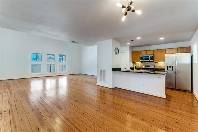 4214 Swiss Avenue - Photo 9