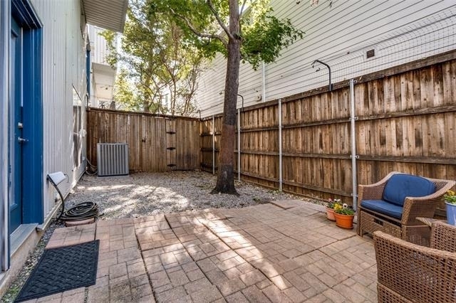 4214 Swiss Avenue - Photo 8