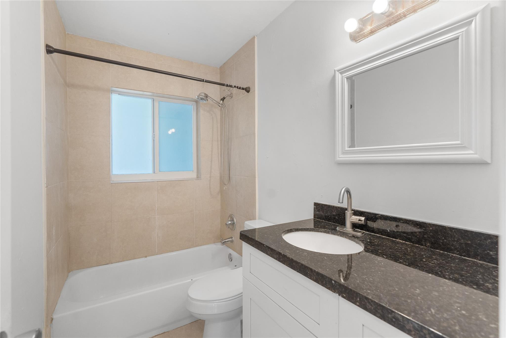 2001 Nw 14th Avenue - Photo 18