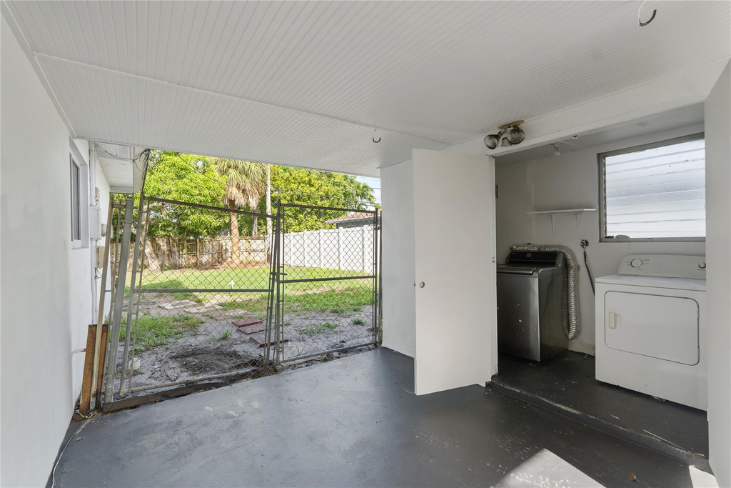 2001 Nw 14th Avenue - Photo 29