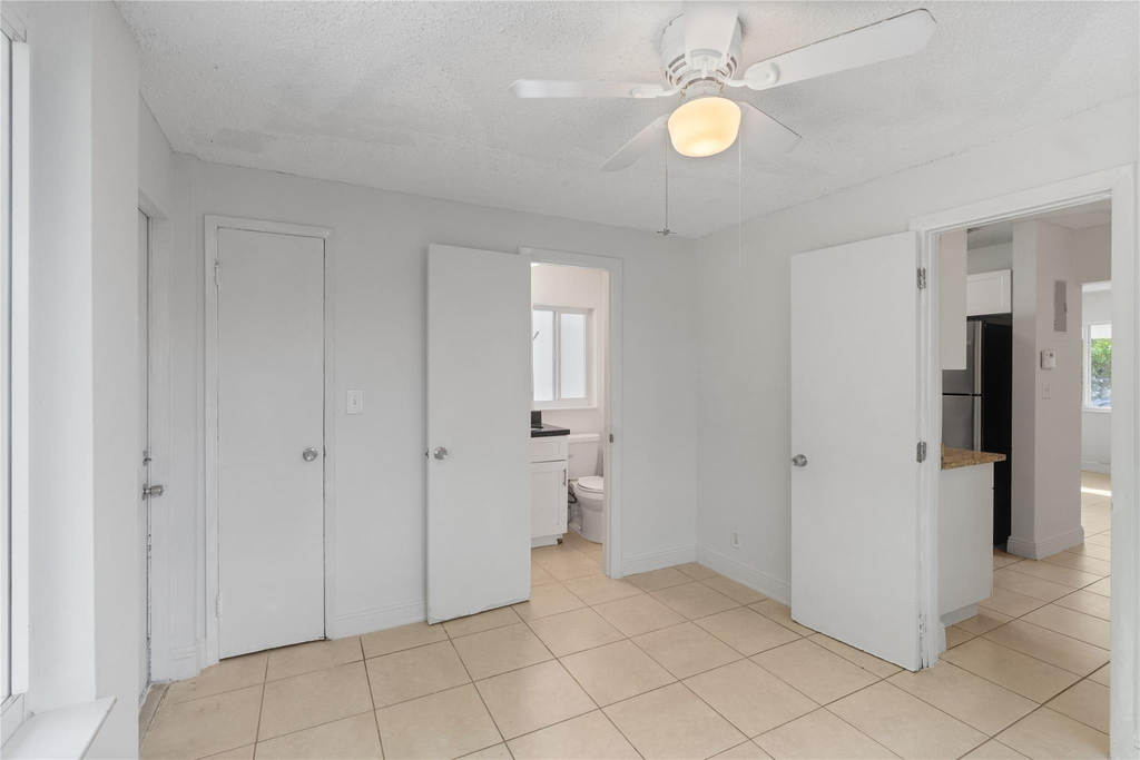 2001 Nw 14th Avenue - Photo 16