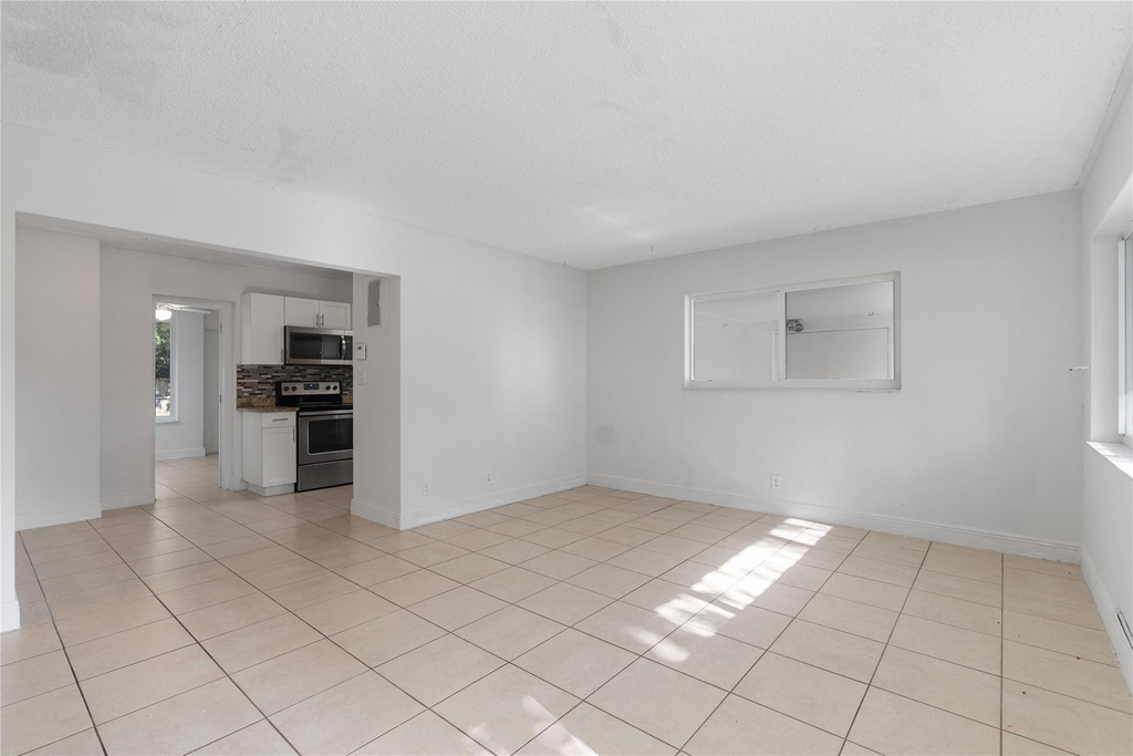 2001 Nw 14th Avenue - Photo 13