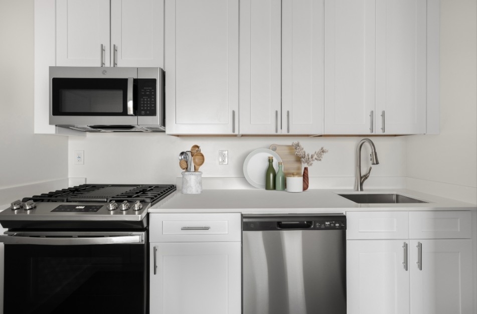 2nd Avenue - Photo 3