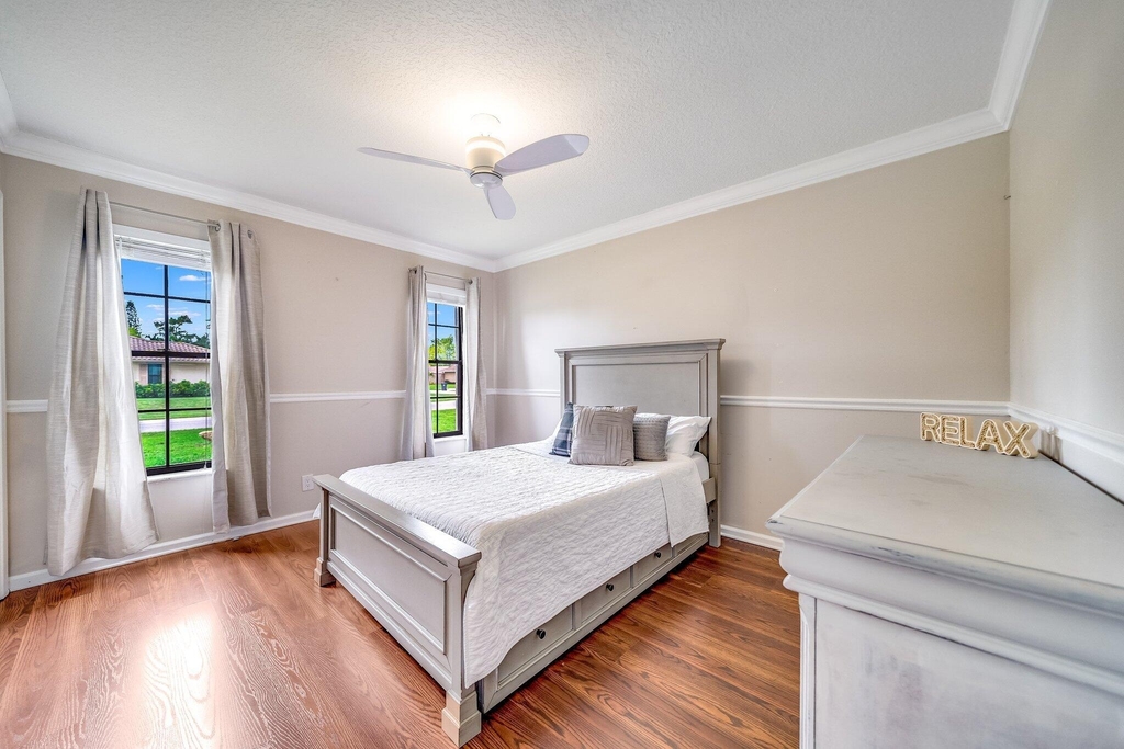 574 Juniper Place - Photo 32