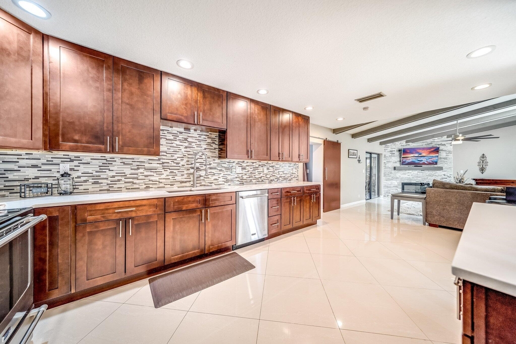 574 Juniper Place - Photo 23
