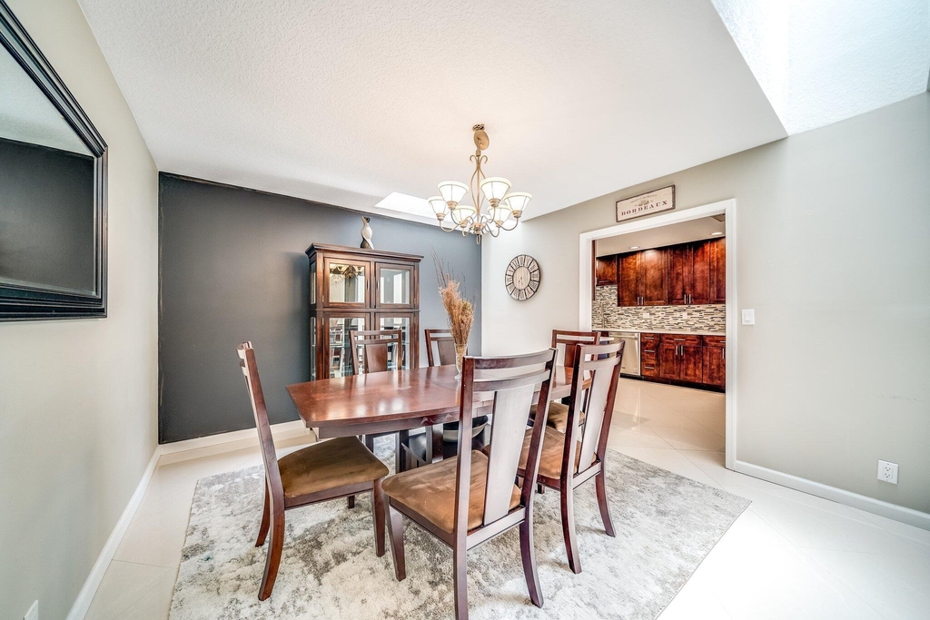 574 Juniper Place - Photo 20