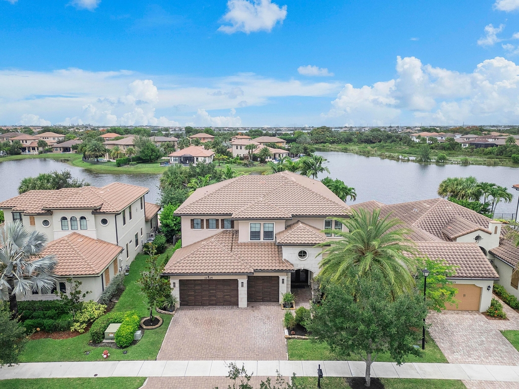 11525 Nw 81st Place - Photo 1