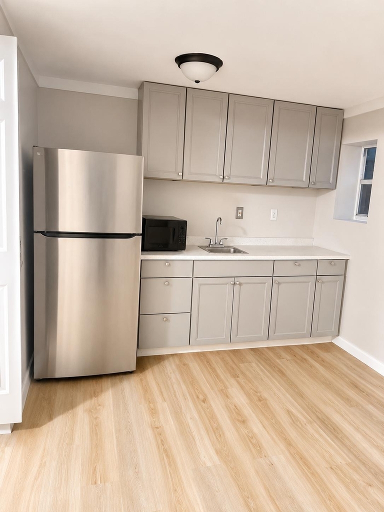 1329 Ne 5th Avenue - Photo 1