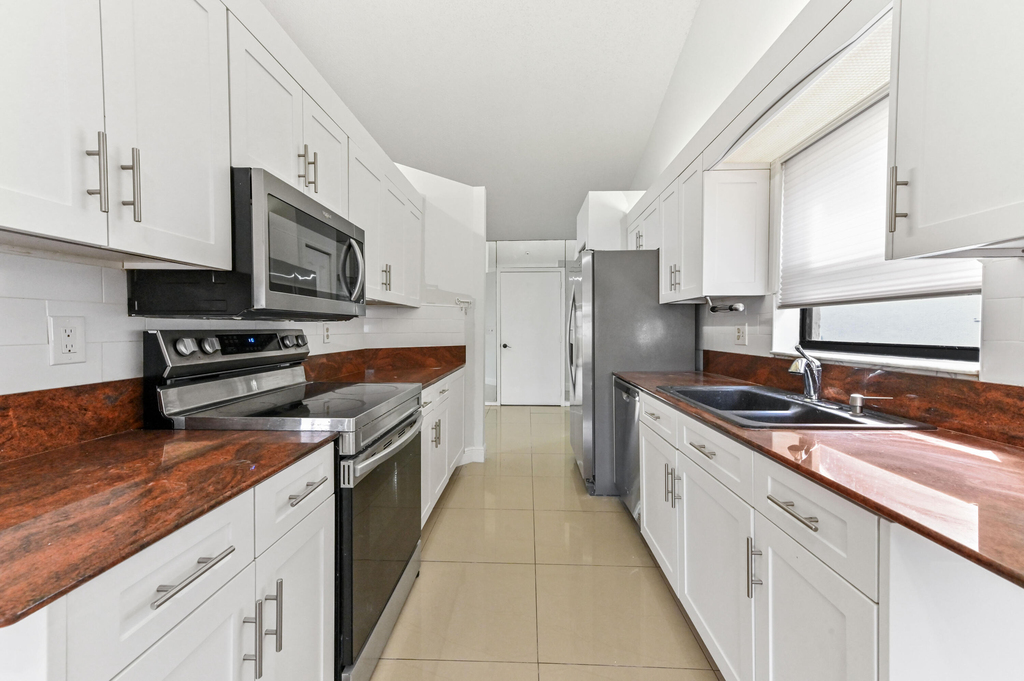 5421 Helene Circle - Photo 8