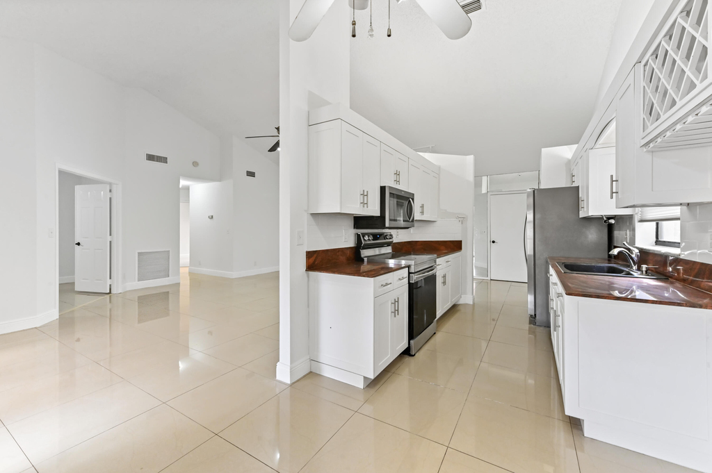 5421 Helene Circle - Photo 9