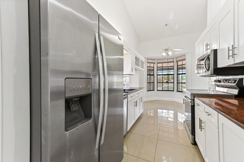 5421 Helene Circle - Photo 7