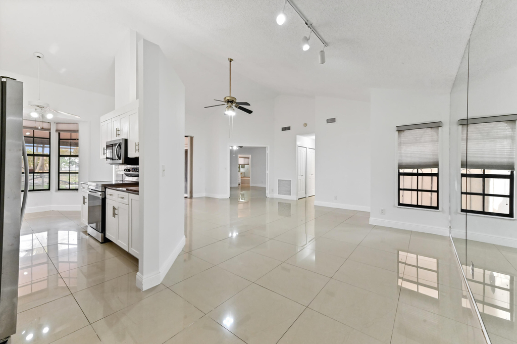 5421 Helene Circle - Photo 6