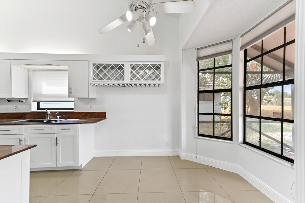 5421 Helene Circle - Photo 10