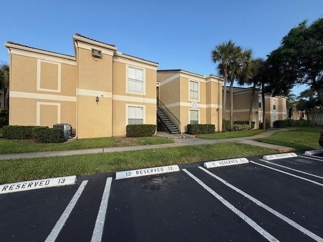 899 W Riverside Drive - Photo 1
