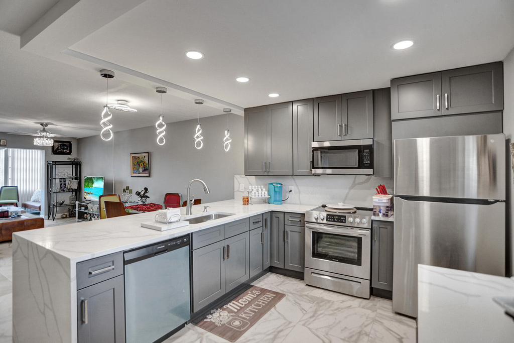 130 Ne 26th Avenue - Photo 0
